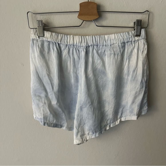 Marine Layer 100% Silk Shorts in Tie Dye light blue Small - Picture 7 of 8